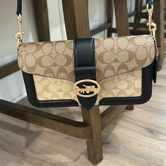 Coach Georgie Handbag and matching wallet!! - Picture 2 of 15